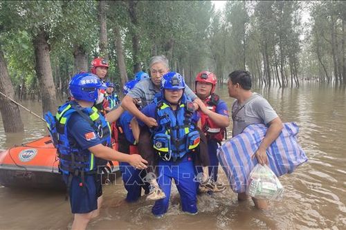 Trung Quốc phân bổ thêm gần 70 triệu USD để cứu trợ thiên tai