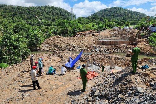 Đắk Lắk: Nam thanh niên tử vong dưới trụ cầu đang thi công