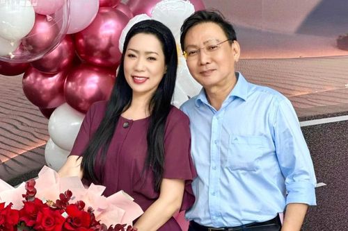 NSƯT Trịnh Kim Chi được chồng tặng xế hộp tiền tỷ nhân dịp sinh nhật