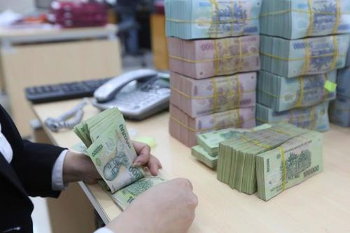 Ngân hàng dự kiến thắt chặt tiêu chuẩn tín dụng 4 lĩnh vực rủi ro