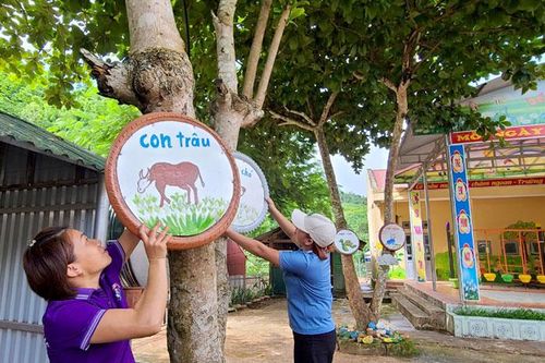 Gùi chữ lên non mùa mưa