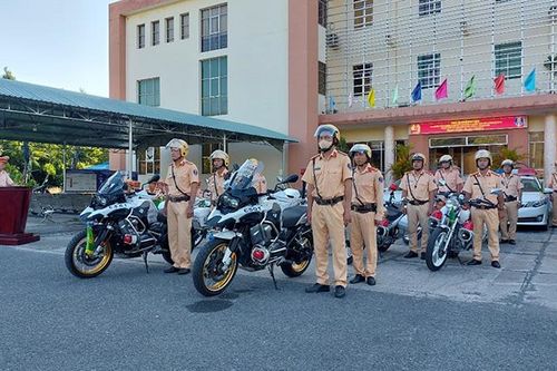 Ra quân tổng kiểm soát xe ô tô kinh doanh vận tải