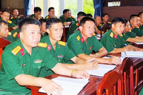 Bồi dưỡng tiếng Lào cho cán bộ sĩ quan, quân nhân chuyên nghiệp