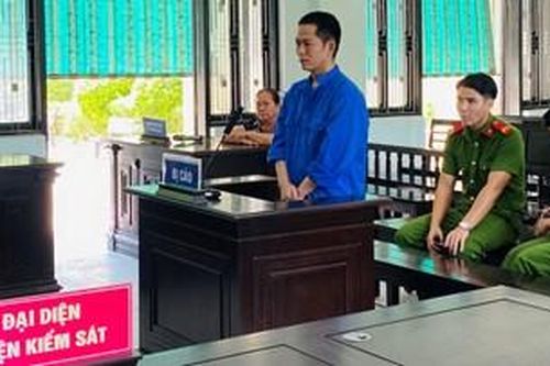 Cán bộ xã làm giàu bằng… cò đất