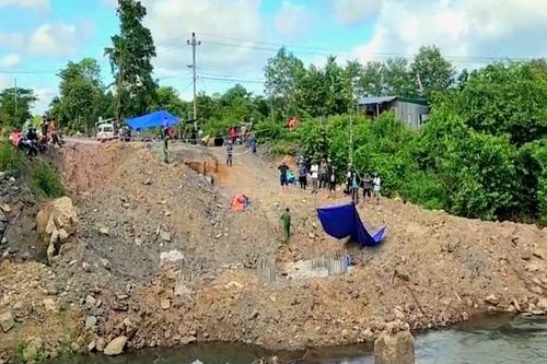 Đắk Lắk: Phát hiện nam thanh niên tử vong dưới trụ cầu đang thi công trên Tỉnh lộ 1