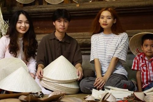 Đưa làng nghề vào phố