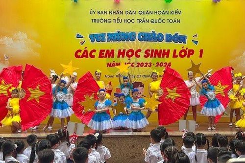 Đón học sinh lớp 1 tựu trường: Tập trung rèn nếp và bảo đảm an toàn