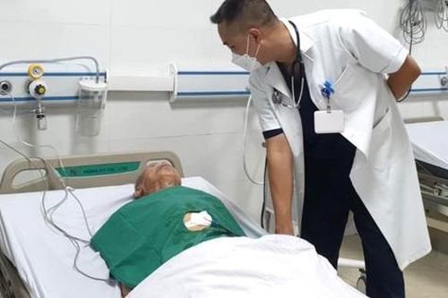 Cụ ông 91 tuổi bị chèn ép tim cấp thoát chết