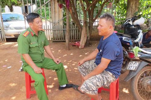 Những người con của buôn làng