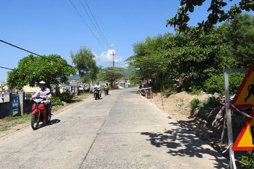 Đồng thuận hiến đất mở đường
