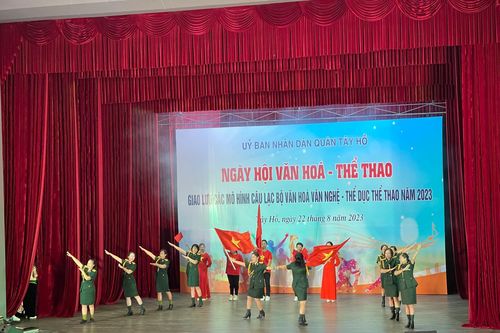 Hà Nội: Sôi nổi Ngày hội giao lưu các câu lạc bộ văn hóa, thể thao quận Tây Hồ