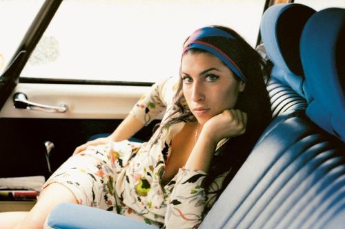 Ra sách 'Amy Winehouse: In Her Words': Góc nhìn chân thật nhất về Amy Winehouse