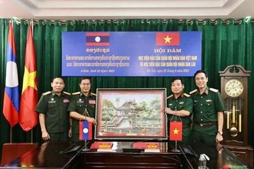 Học viện Hậu cần Quân đội nhân dân Việt Nam và Lào tăng cường hợp tác giáo dục đào tạo