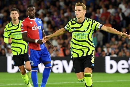 Arsenal kiên cường vượt ải Crystal Palace