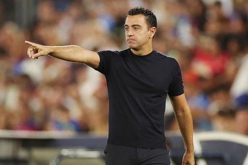 HLV Xavi sẵn sàng gia hạn với Barcelona