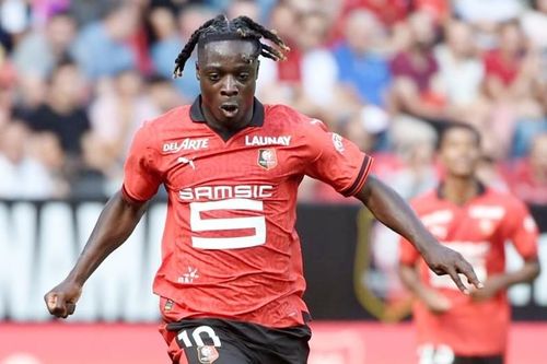 Doku kiểm tra y tế ở Man.City, Silva và Walker sẽ sớm ký hợp đồng mới