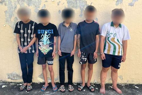 Bắt nhóm thiếu niên mang vũ khí chặn xe cướp tài sản ở Hưng Yên