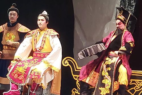 Tuồng kể chuyện người xưa làm 'tình báo'