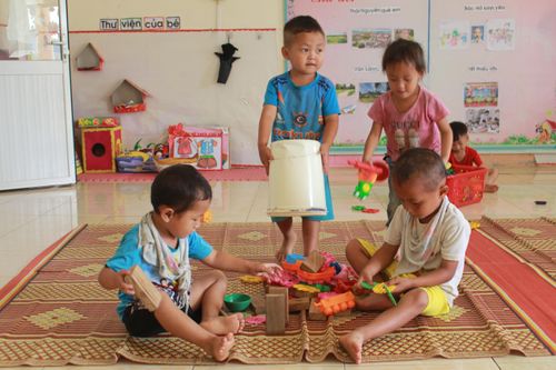 Quan tâm phát triển giáo dục mầm non vùng đồng bào DTTS và miền núi