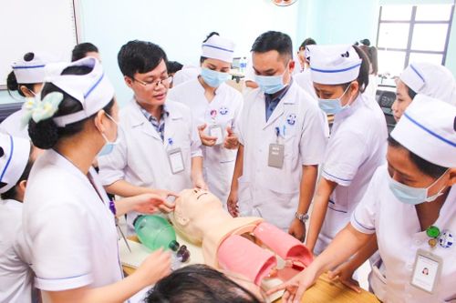 Bệnh viện Trường ĐH Y Dược, ĐH Huế nhận giải thưởng từ Hội Tim mạch Hoa Kỳ