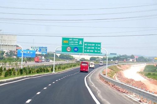 Vướng mặt bằng cản tiến độ đường gom cao tốc Hà Nội - Bắc Ninh