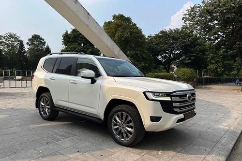 Toyota Land Cruiser có doanh số tăng đột biến trong tháng 7