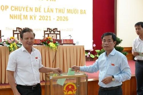 Chỉ huy trưởng Bộ Chỉ huy Quân sự tỉnh TT-Huế được bầu bổ sung chức danh Ủy viên UBND tỉnh