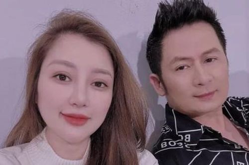 Showbiz 22/8: Câu chuyện giữa vợ cũ và bạn gái mới của Bằng Kiều