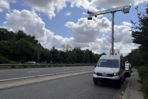 Anh: Phát hiện 300 tài xế vi phạm trong 3 ngày khi dùng camera giao thông AI