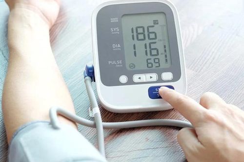 Dấu hiệu xuất huyết não, chăm sóc thế nào?