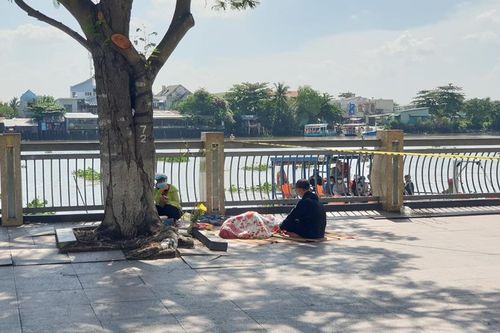 Điều tra nguyên nhân nam thanh niên 18 tuổi tử vong dưới sông Sài Gòn