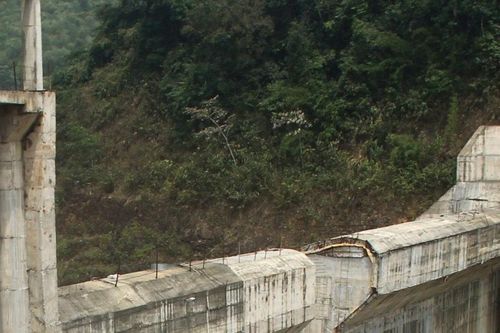 Thủy điện làm 14 năm rồi vẫn chưa xong!