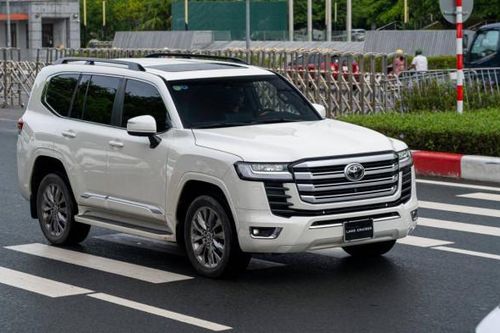 Toyota Land Cruiser tiếp tục phá vỡ kỷ lục doanh số tại Việt Nam