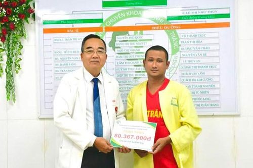 Hơn 80 triệu đồng hỗ trợ bé trai 8 tuổi bị ong vò vẽ đốt nguy kịch