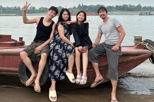 Loạt ảnh hậu trường đáng yêu trong phim Món Quà Của Cha khiến netizen thích thú