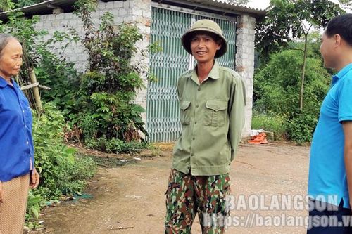 Người có công 'làm mới' Bản Đoóc