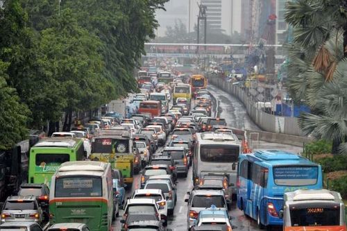 Jakarta yêu cầu công chức, học sinh làm việc và học tập tại nhà để hạn chế ô nhiễm không khí