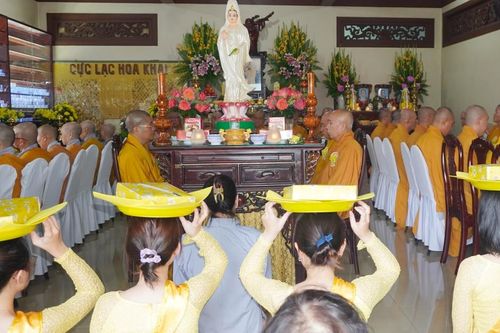 Trang nghiêm lễ Vu lan - Báo hiếu tại chùa Linh Chưởng (Q.3)