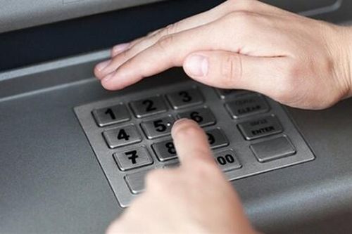 Cần làm gì khi quên hoặc lộ mật khẩu ATM?