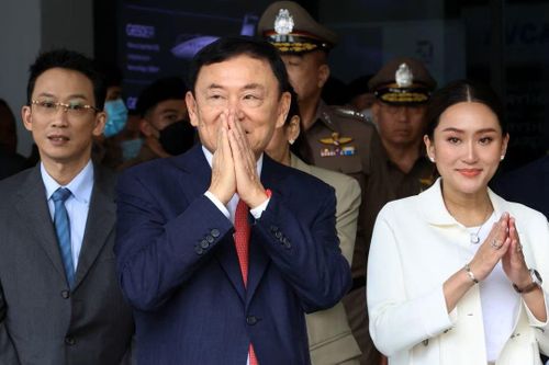 Ông Thaksin Shinawatra trở về Thái Lan sau 17 năm