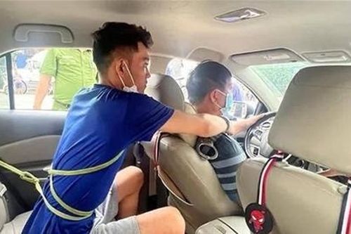 Bắt gã hành khách cứa cổ tài xế taxi, cướp tài sản