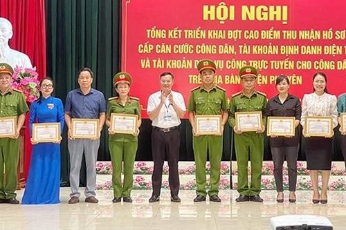 Huyện vùng cao Phù Yên hoàn thành 100% chỉ tiêu cấp tài khoản định danh điện tử