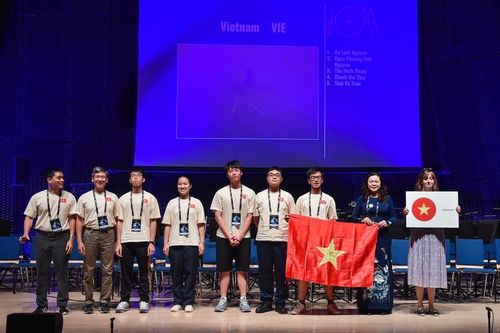Học sinh Việt Nam giành 2 Huy chương Bạc Olympic Thiên văn và Vật lí thiên văn quốc tế