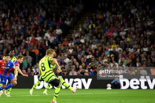 Odegaard giải cứu Arsenal