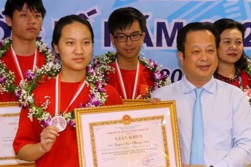 Học sinh Hà Nội giành 4 huy chương tại Olympic thiên văn và vật lý thiên văn quốc tế