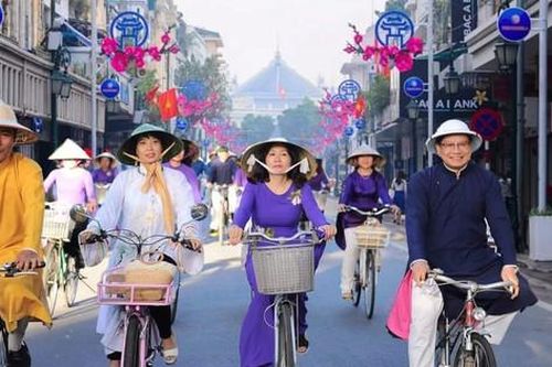Đạp xe kết nối, tôn vinh di sản