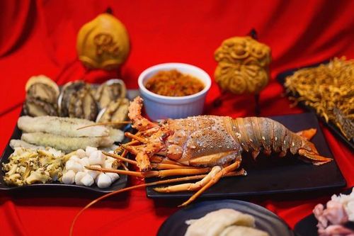 Các loại bánh Trung thu cao cấp nhân mặn bổ dưỡng, sang trọng, dùng làm quà biếu người nhận nhớ mãi không quên