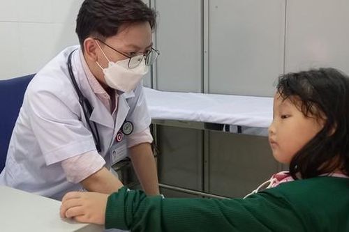 Đi khám bệnh theo yêu cầu, người bệnh hài lòng khi được chọn chuyên gia, bác sĩ giỏi từ tuyến trên về