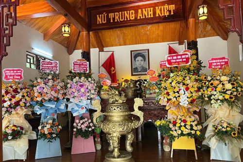 'Cõi người hiền mộ chỉ ở trong tim'!