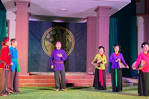Nhà hát Chèo Việt Nam biểu diễn phục vụ khán giả Cao Bằng